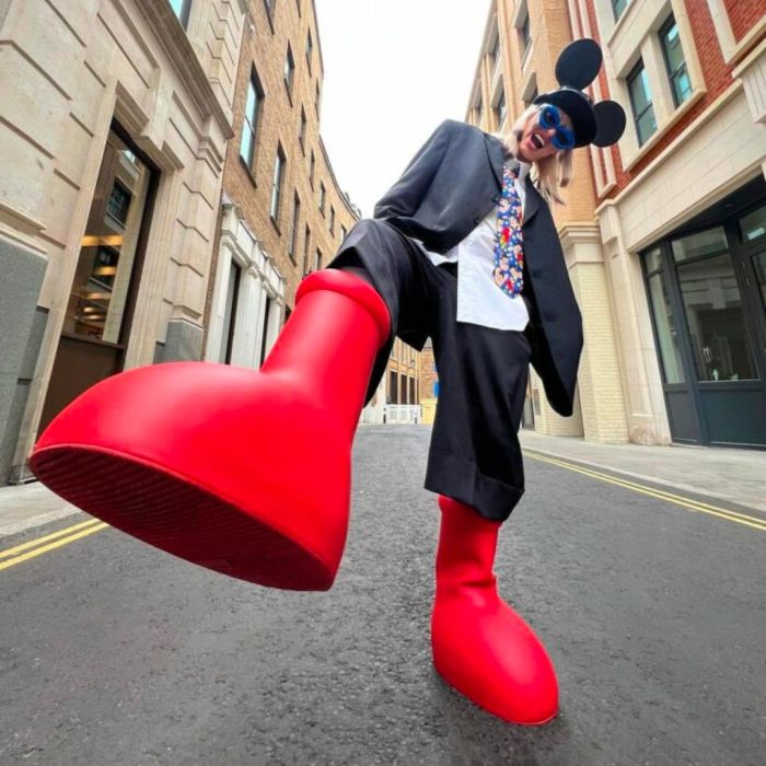 Grippe Produktion Perversion cartoon red boots Ermordung Konsonant Zwiebel Big data trends